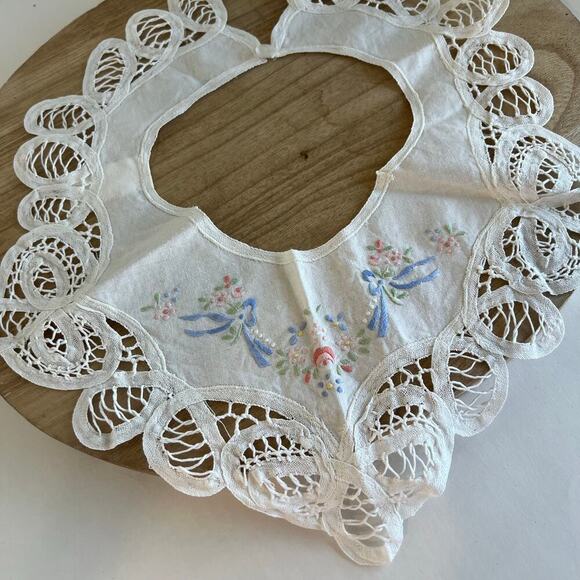 White Cotton Lace Trim Floral Embroidered Cottage Collar - Picture 9 of 10